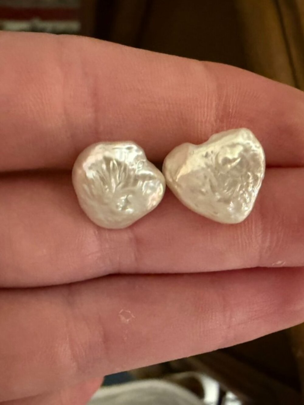 Fresh water pearl earrings in shape of heart